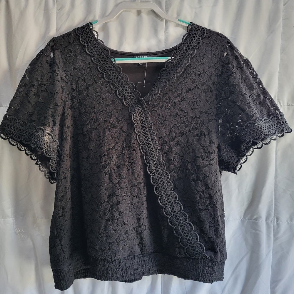NWT Torrid Stretch Lace Crop Top Black 3X